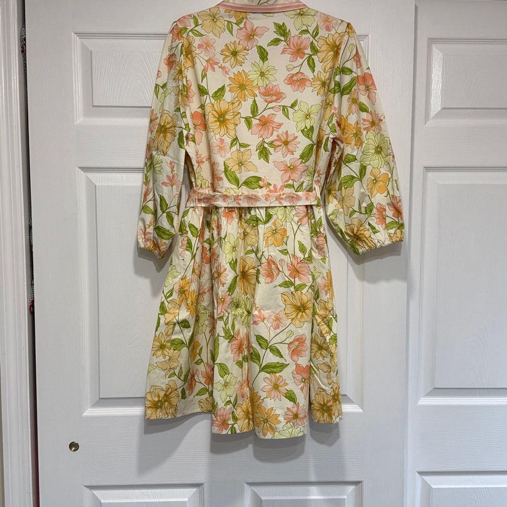 New with Tags floral dress. Large - Picture 4 of 9